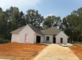 104 Jasmine Cove Dr, Brandon, MS 39042