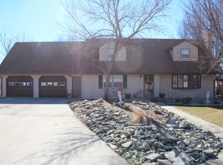 609 E 10th St, Winner, SD 57580