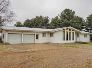 48464 33rd St, Paw Paw, MI 49079