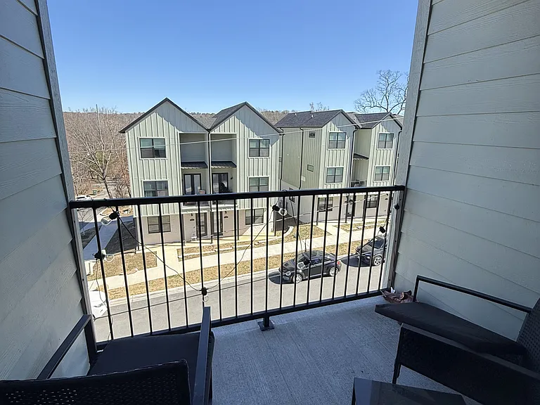 610 N Whitham Ave #3 — Photo 27
