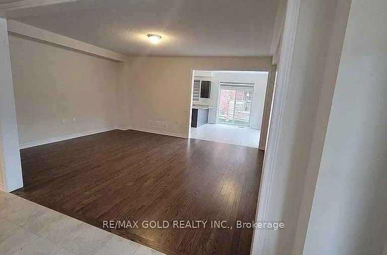1 Sparrowbrook St — Photo 6