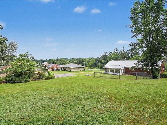 4th image of 330 Butler Rd