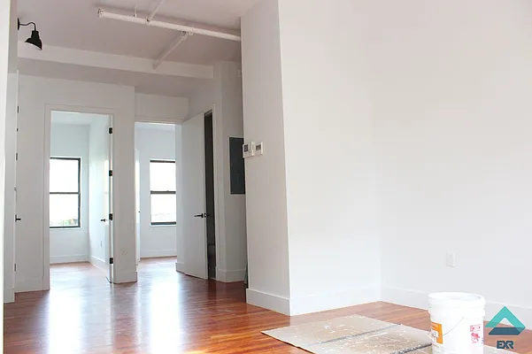 Rented by EXR | media 35