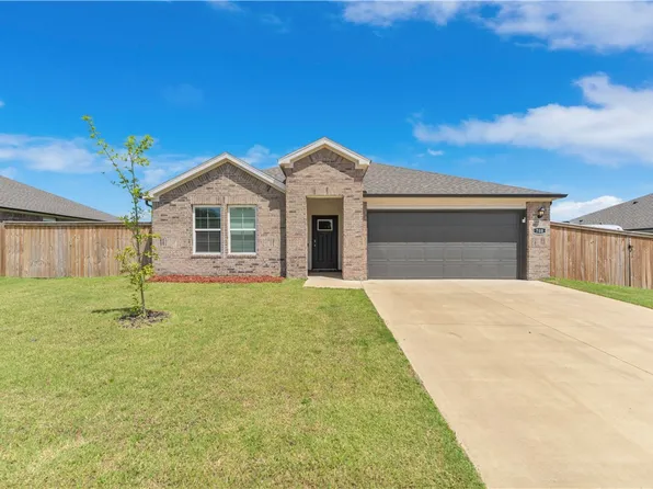 708 Buffalo Ave, Gentry, AR 72734