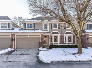 416 Mountainview Dr #11, Northville, MI 48167