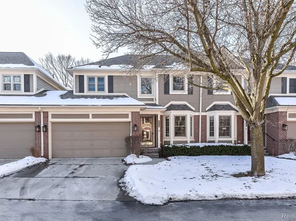 416 Mountainview Dr #11, Northville, MI 48167