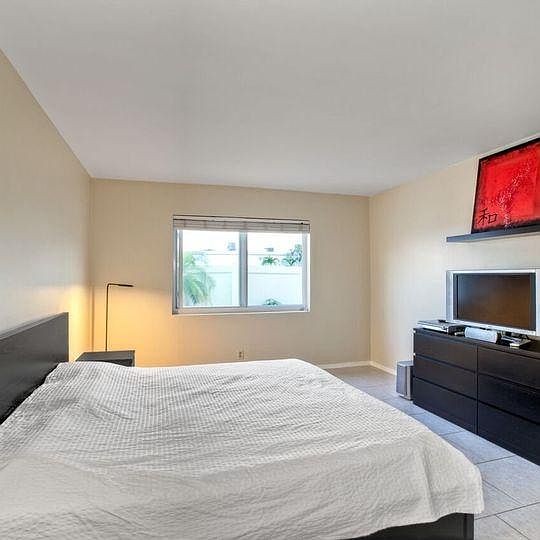 1st image of 2624 NE 32nd St APT 108