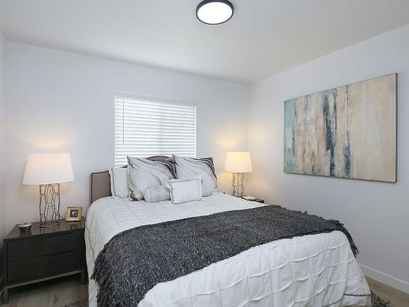4th image of 655 Ivy St APT 1