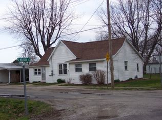 301 W Alabama St, Oblong, IL 62449