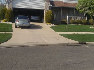 7358 Sun Valley Ct, Temperance, MI 48182