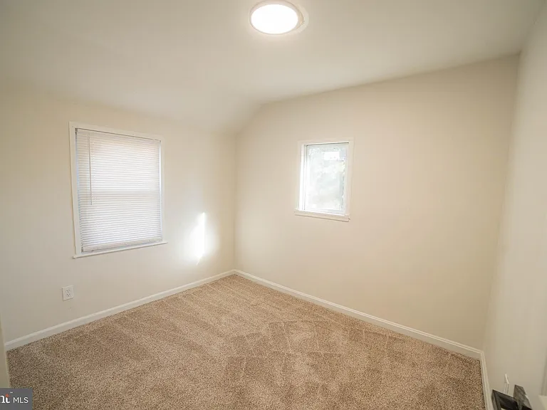 2409 Greeley Pl — Photo 24