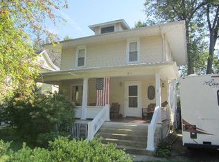 411 E Cherry St, Watseka, IL 60970