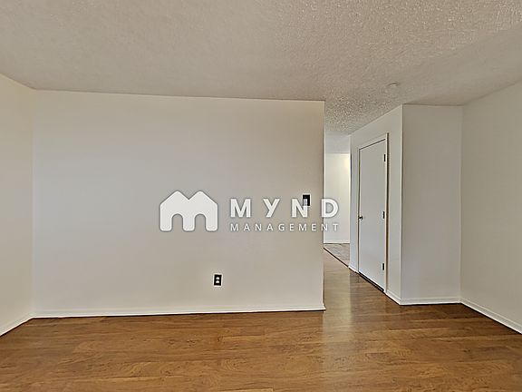 3rd image of 2004 La Hacienda Dr