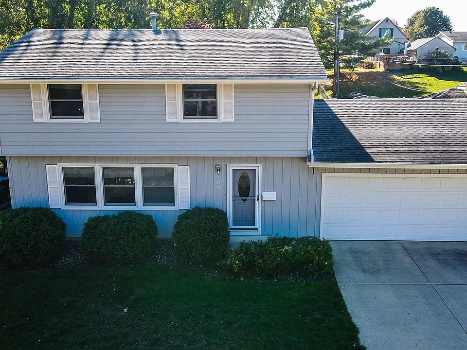 1st image of 200 Burr Oak Dr