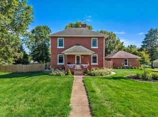 926 Wisconsin St, Le Claire, IA 52753