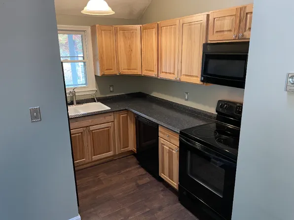 18 Plaza Village Rd Unit C, Plymouth, NH 03264