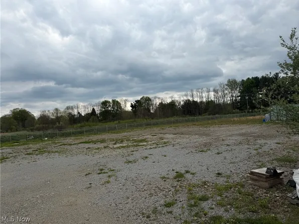 Loomis Pkwy, Ravenna, OH 44266