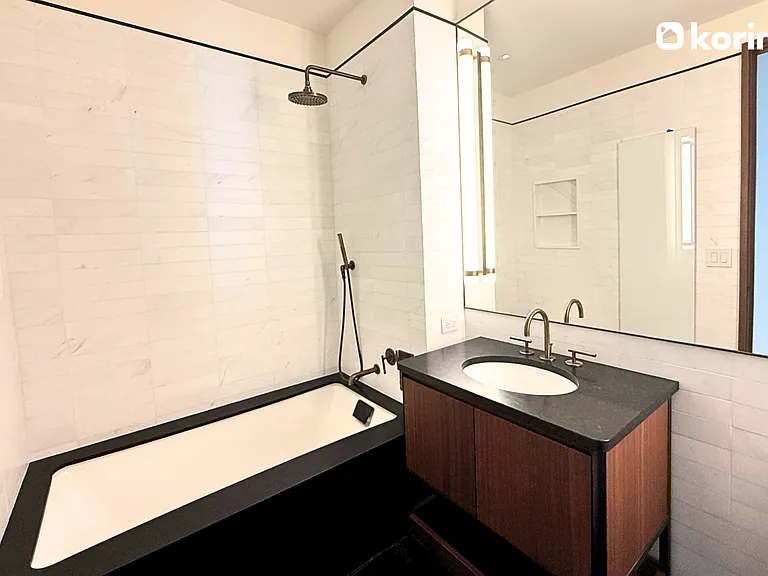 85 Fleet St #71D — Photo 14