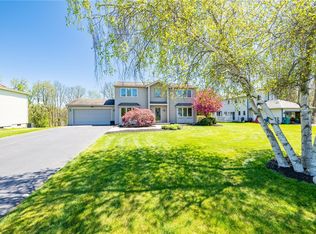 4 Rosscommon Cres, Fairport, NY 14450