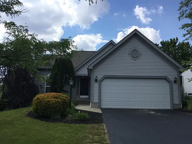 133 Clayburn Dr photo 1