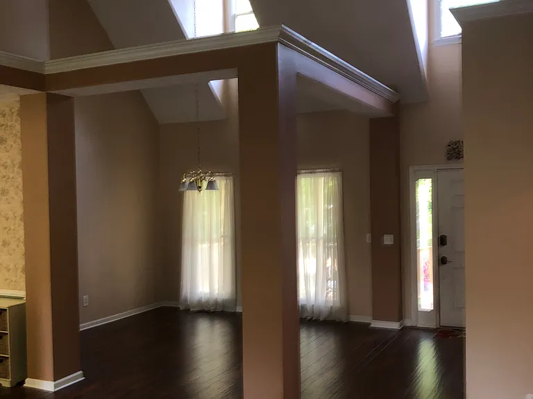 1066 Atherton Ln — Photo 5