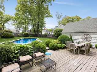 8 Ensign Rd, Norwalk, CT 06853