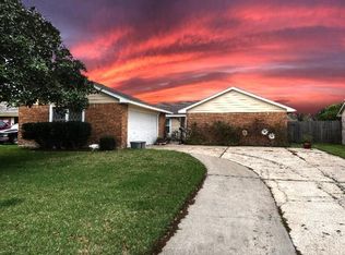 9815 Willmont Rd, La Porte, TX 77571