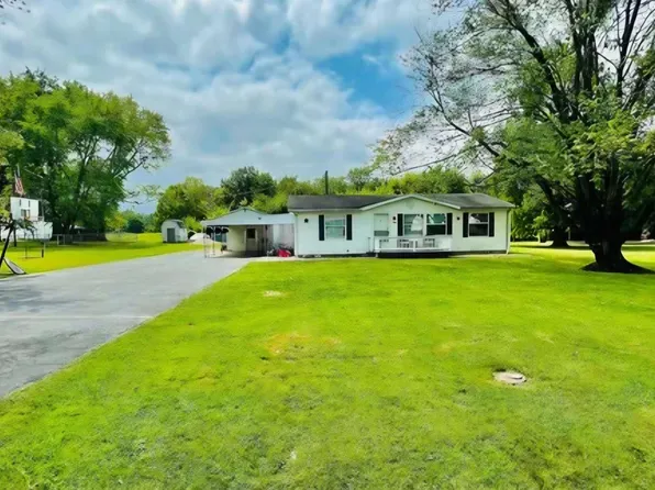 7248 E County Road 50 S, Dugger, IN 47848