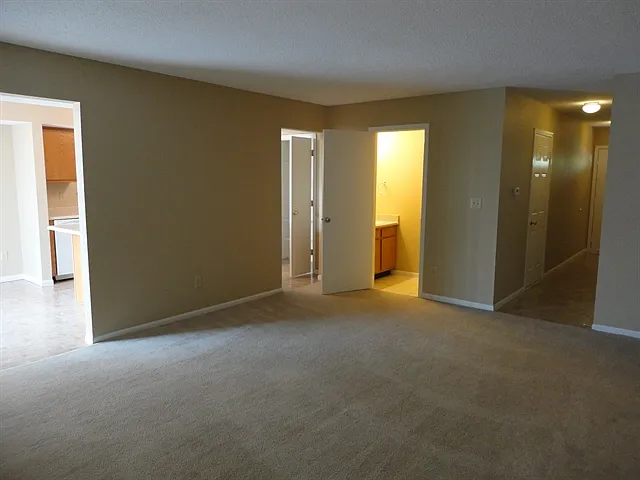 10240 Draycott Ave — Photo 4