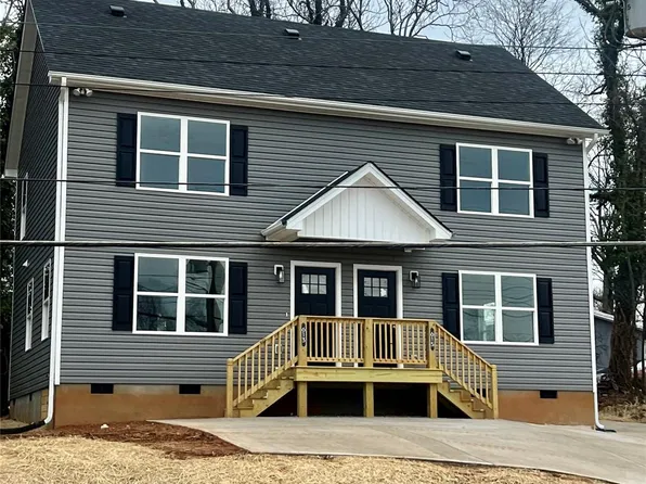 613 1st St SW, Hickory, NC 28602
