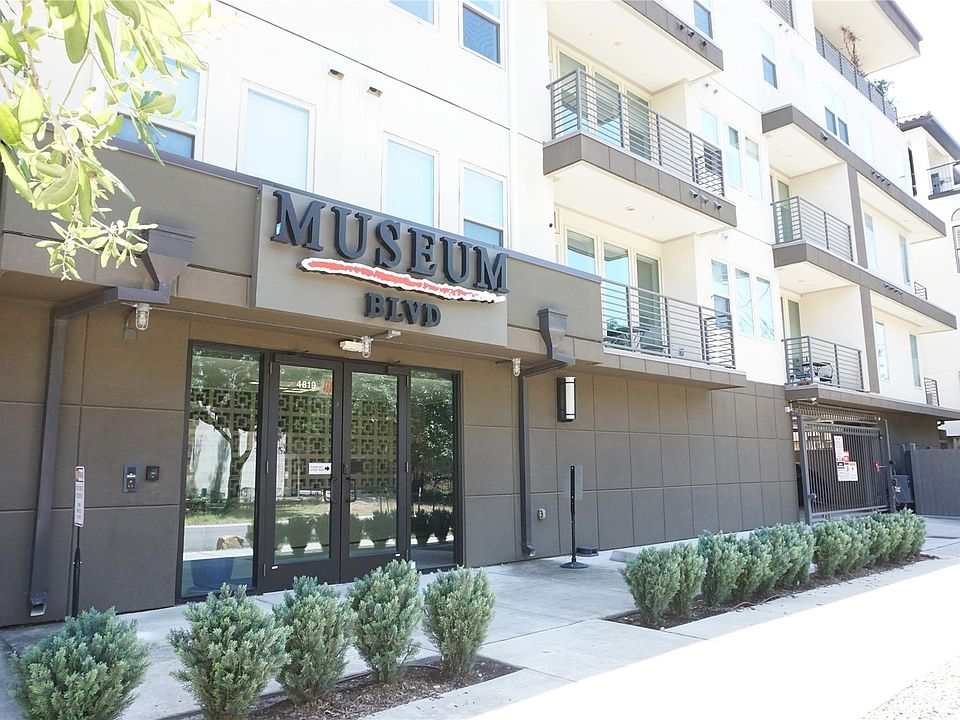1st image of 4819 Caroline St #111