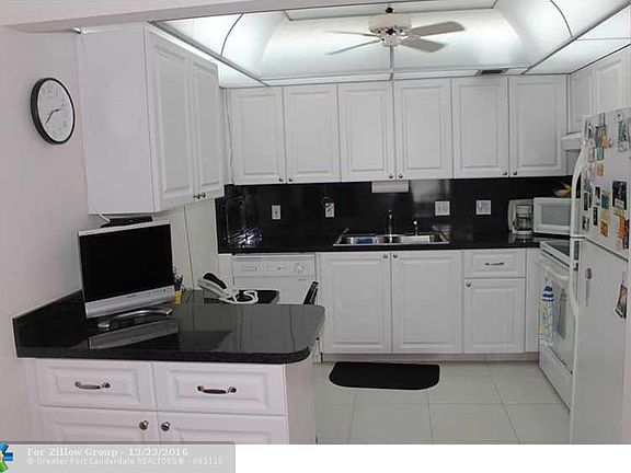5th image of 4048 Lyndhurst #K