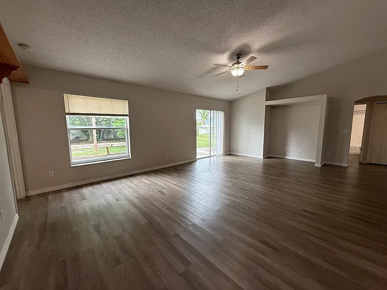 548 SW Undallo Rd — Photo 8