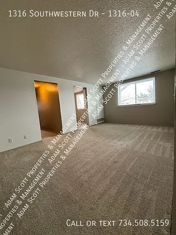 1316 Southwestern Dr #4 — Photo 3