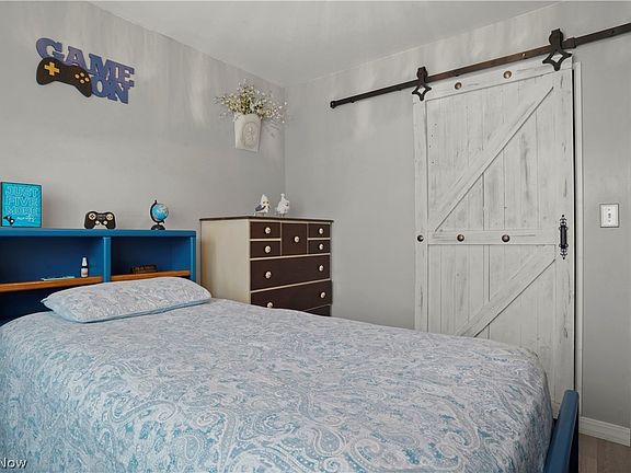 4th image of 4086 Mapes Dr