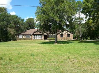 333 Buffalo Trl, Lake Jackson, TX 77566