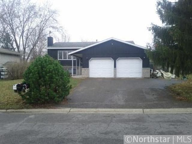 1st image of 749-11 1/2 St N