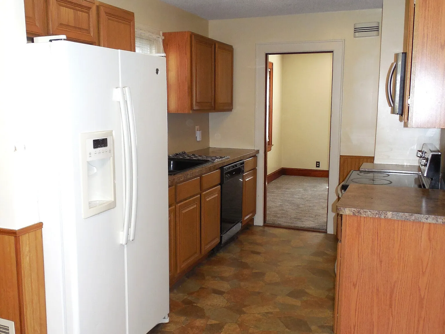 2 bed, 1.0 bath, 800 sqft, $1,600 — Photo 3