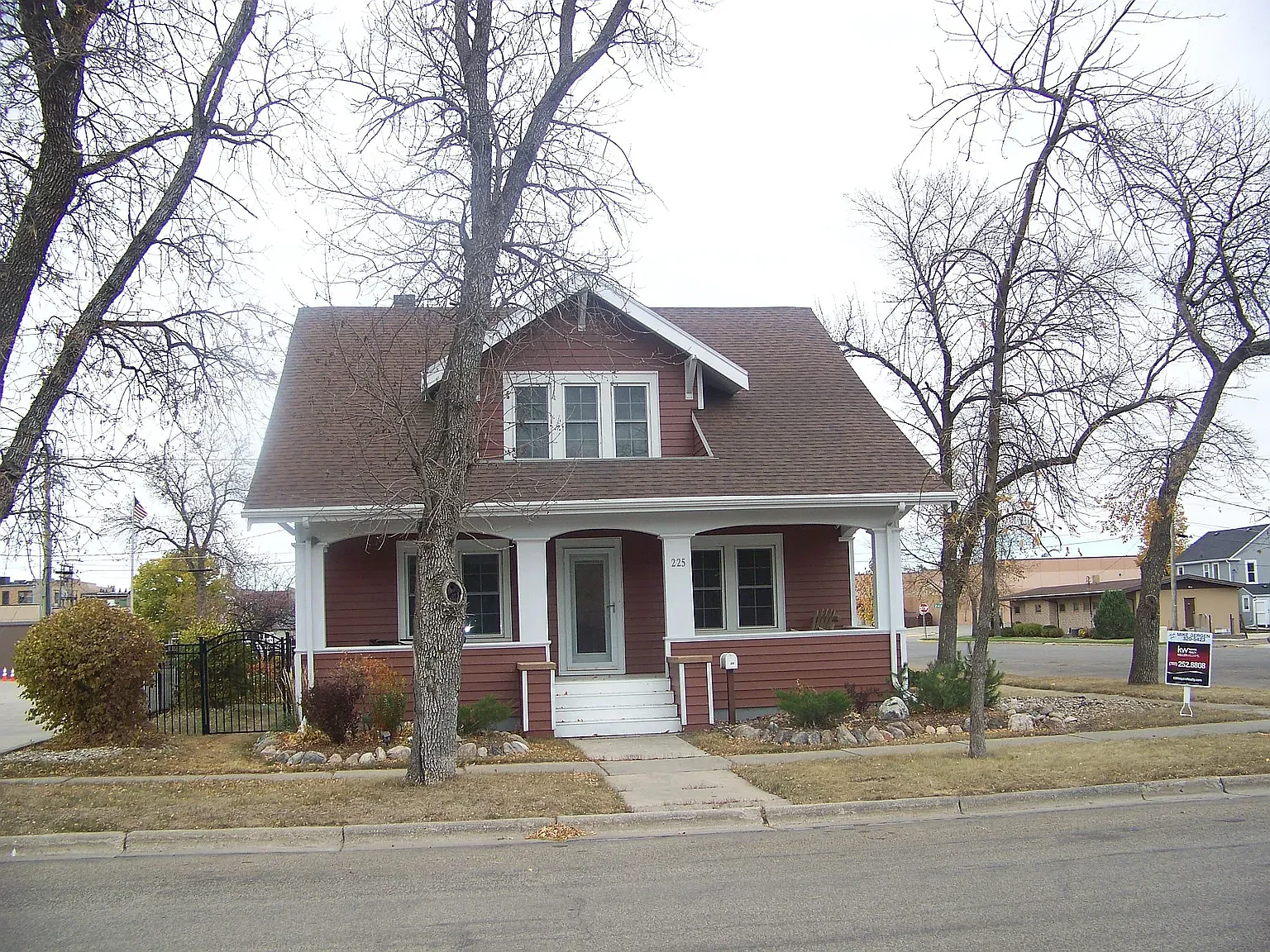 3 bed, 2188 sqft, $1,699 — Photo 1