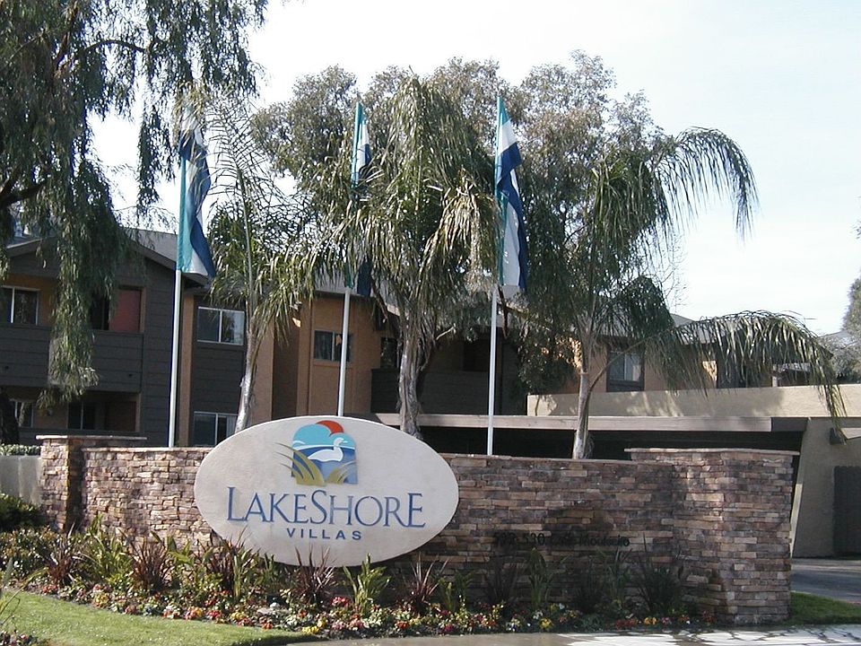 COMMUNITY ENTRANCE