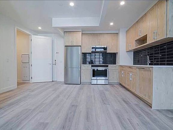 3rd image of 160 Clarkson Ave APT 7K