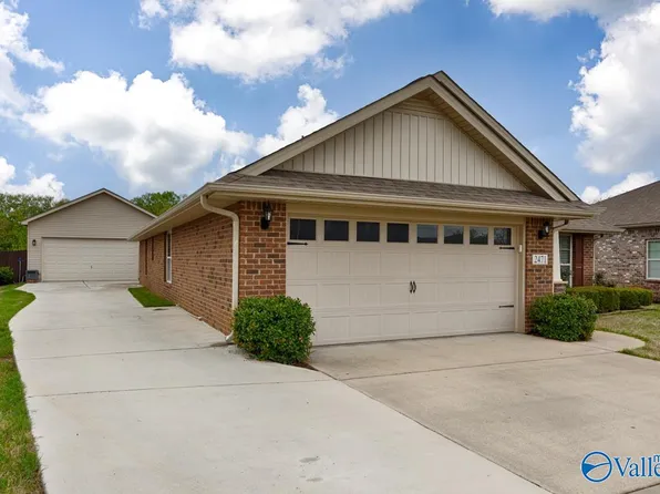 2471 Belltown Dr, Huntsville, AL 35803