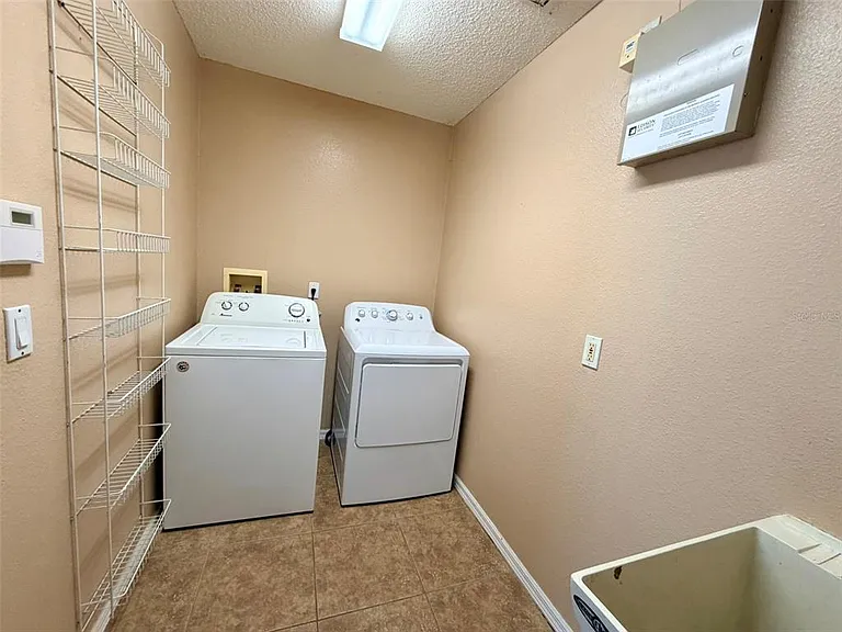 847 Whispering Cypress Ln — Photo 8
