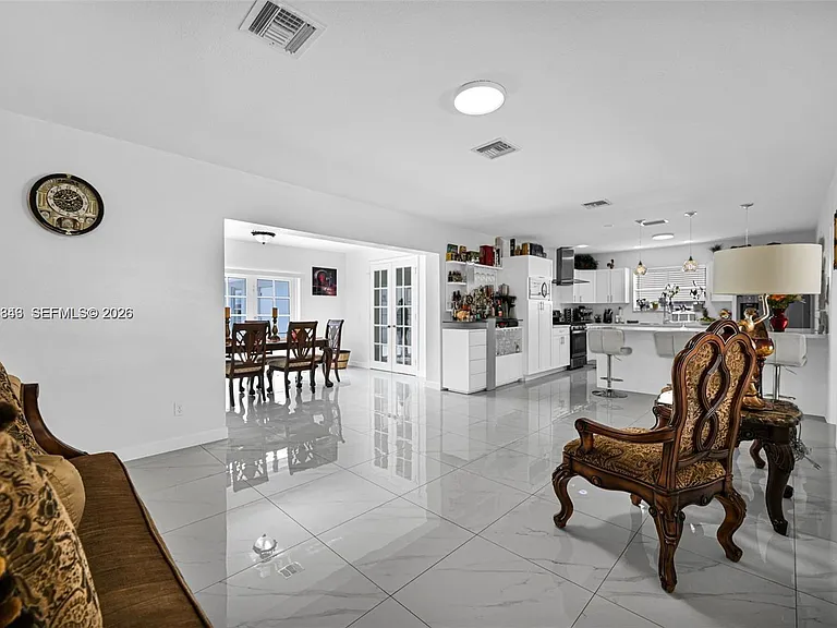 756 W 53rd St — Photo 37