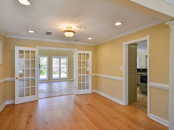 5th image of 207 Pinnacle Ct