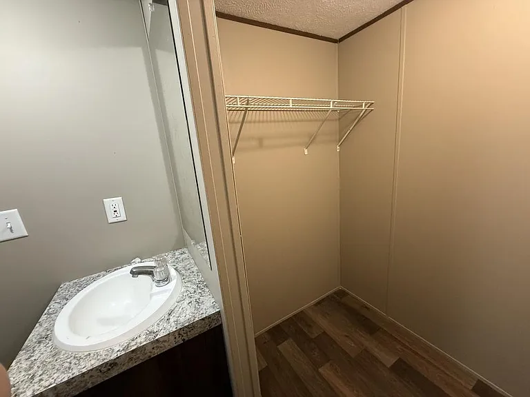 611 W Matthews St #35 — Photo 10