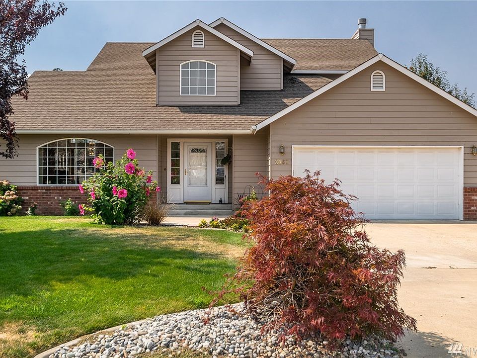 1st image of 2467 Plateau Dr