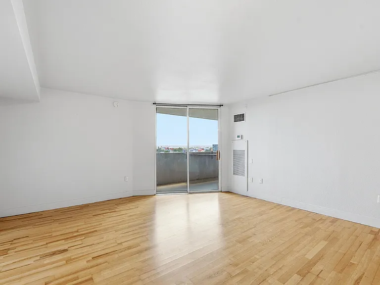 601 W 11th Ave #714 — Photo 4