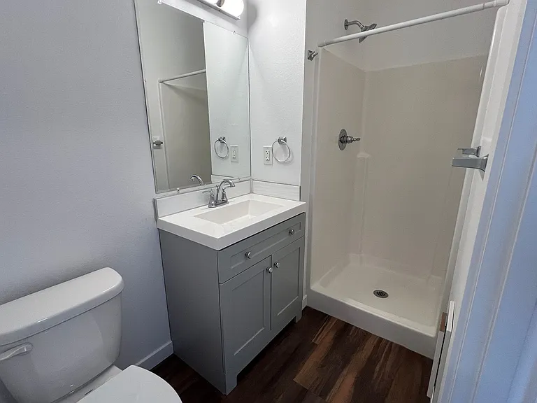 3781 N Vancouver Ave — Photo 5