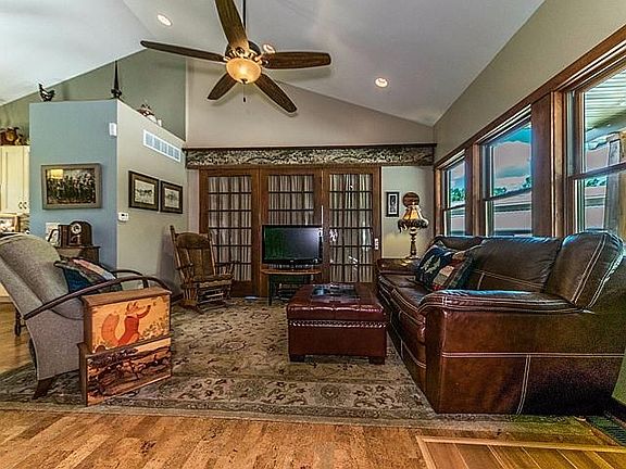 5th image of 1378 Honey Run Dr